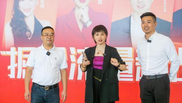 WOW！設(shè)計師阿爽帶你云逛能強瓷磚